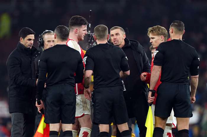 Gabriel Martinelli desperate for Arsenal to stay at Premier League summit