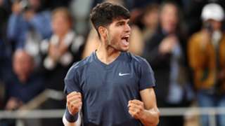 Alcaraz passes stern De Jong test to advance at French Open