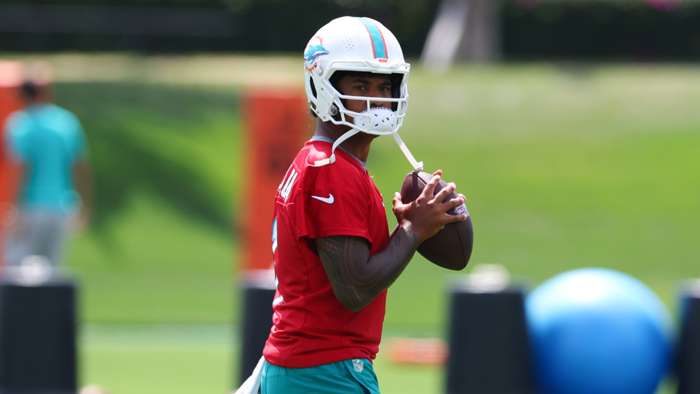 Dolphins extend Tua Tagovailoa on 4-year, $212m deal