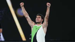 Australian Open: Alcaraz clicks through the gears to dismantle De Minaur