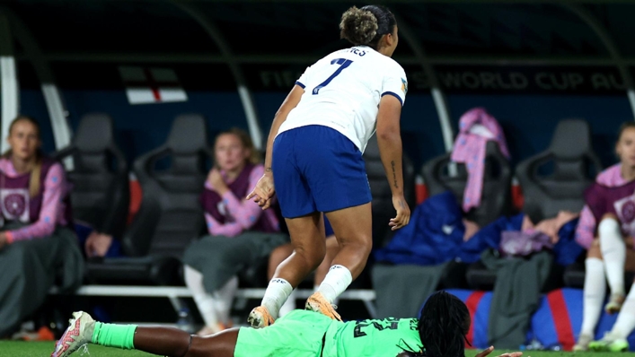 女足世界杯被罚下场英格兰球员团结起来支持她