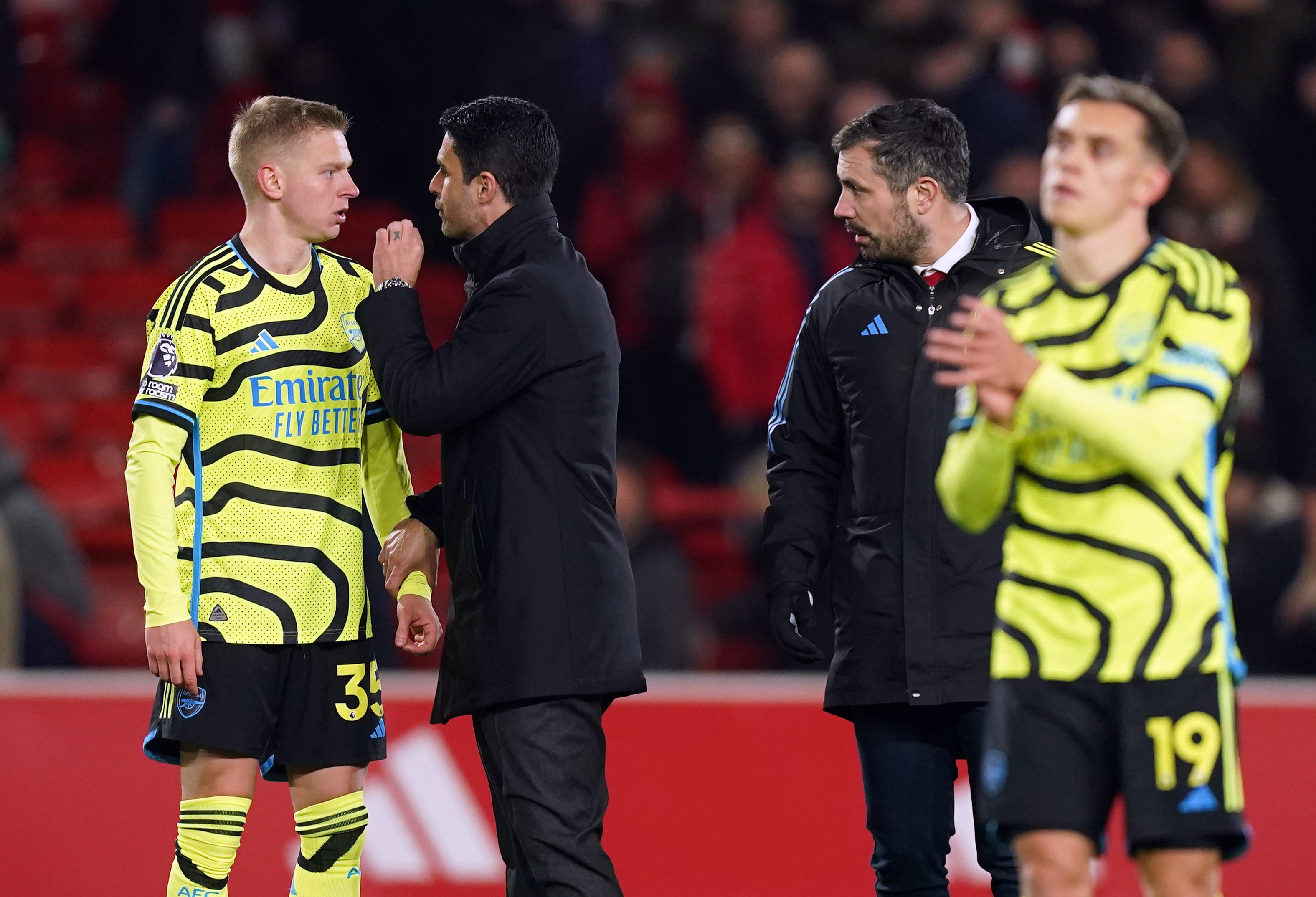 Arsenal’s Oleksandr Zinchenko has words with manager Mikel Arteta