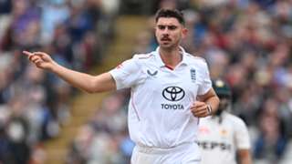Tongue and Gay put England in charge against much-changed Pakistan