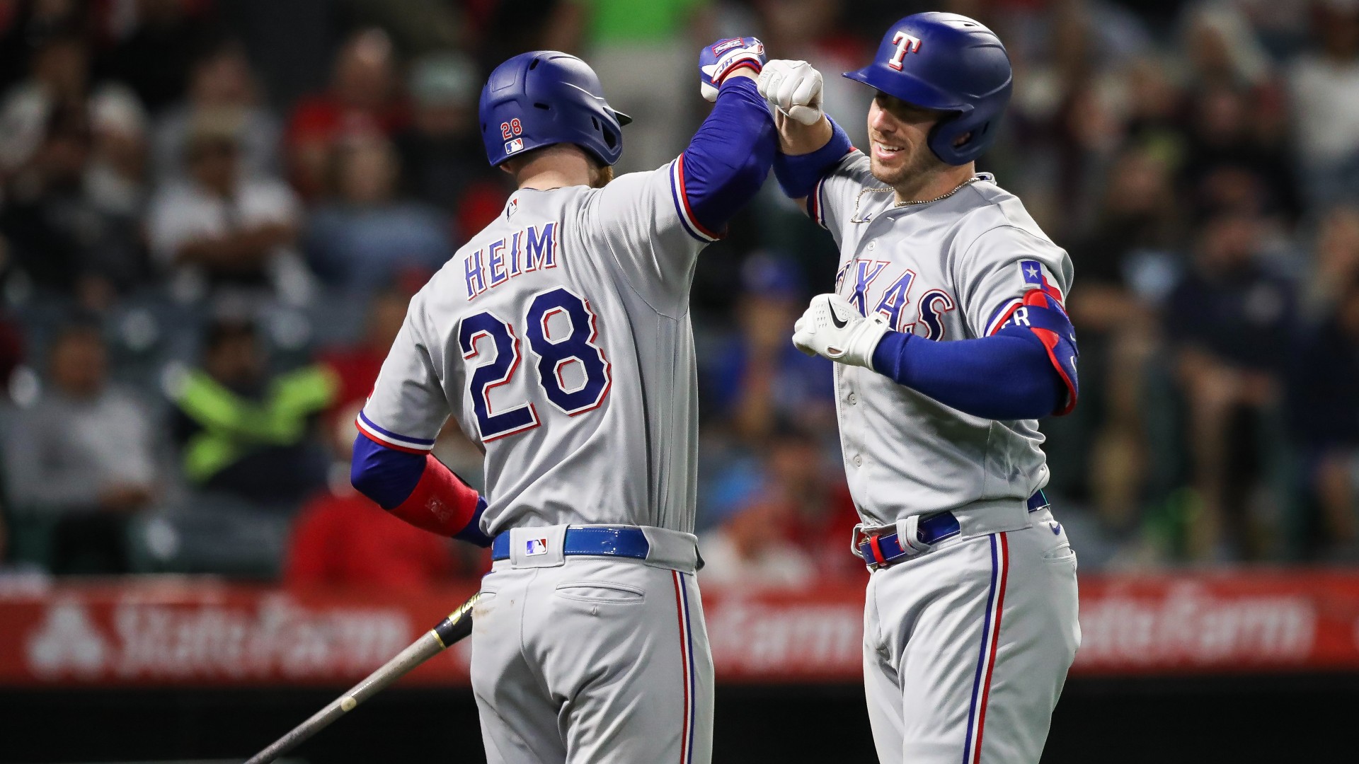 MLB: AL West-leading Rangers win sixth straight