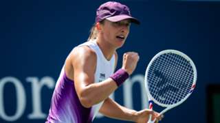 Swiatek safely through to third round at US Open