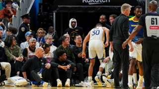 NBA: Curry hurts ankle in Warriors' loss