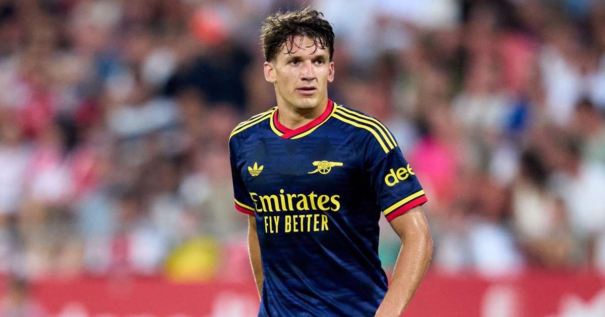 Christos Tzolis in Arsenal colours