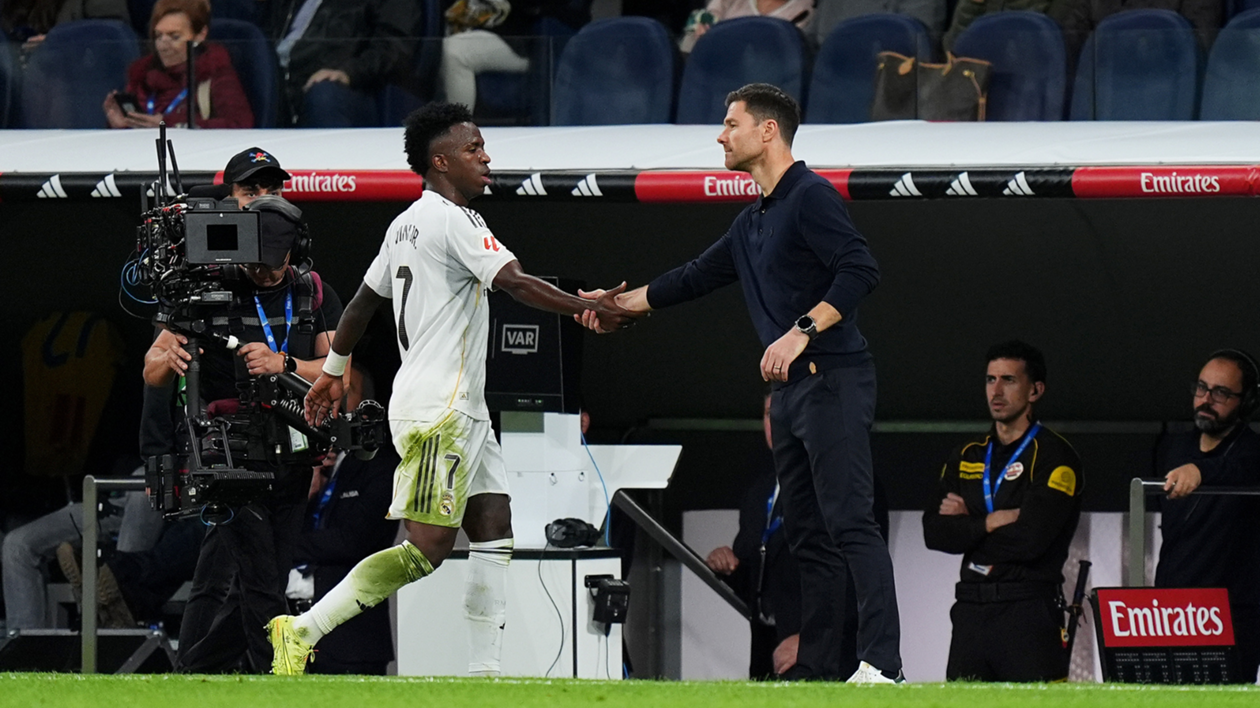 Alonso explains reaction to Vinicius penalty miss, hails Mbappe in Madrid rout of Valencia