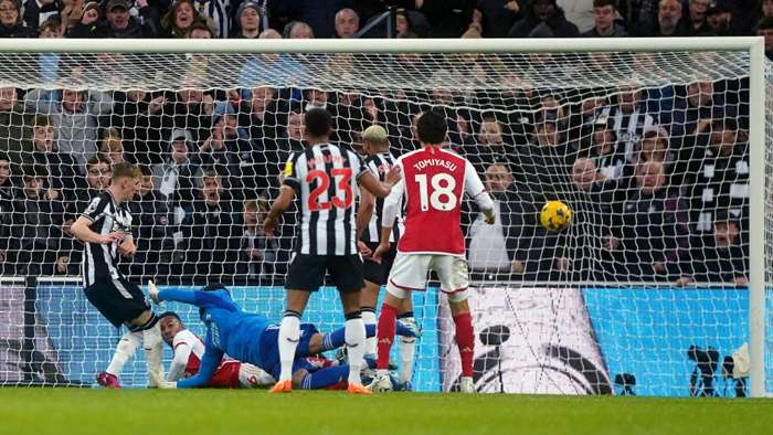 Anthony Gordon’s controversial Newcastle winner ends Arsenal’s unbeaten start
