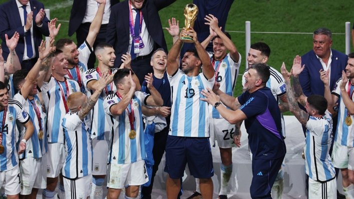 mantan bintang Argentina bergabung dalam perayaan Piala Dunia
