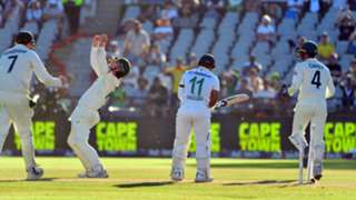 Australia edge closer to series win after South Africa struggle on day three