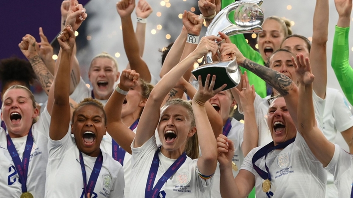 Leah Williamson (front, centre) lifts the Women's European Championship trophy