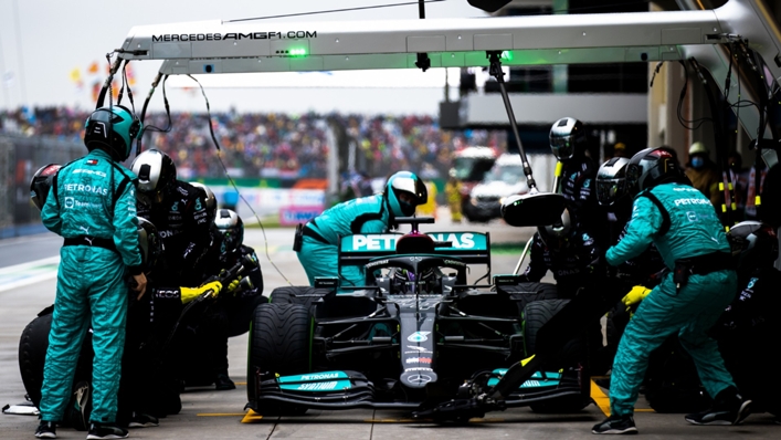 Lewis Hamilton was called in for a late pitstop in Istanbul