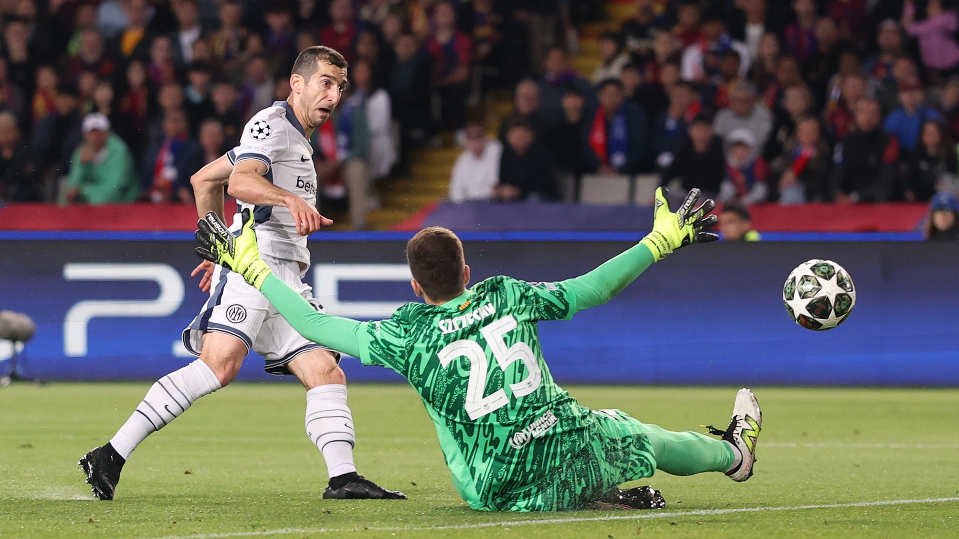 ‘Gutted’ Mkhitaryan vows to score in second leg after marginal offside call