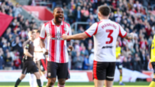 Championship: Southampton extend unbeaten run, Wrexham and Hull continue play-off push