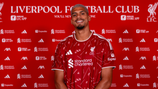 Araujo told to enjoy Anfield loan spell by Liverpool legend Suarez