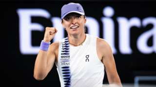 Australian Open: Swiatek tops Kalinskaya in rollercoaster tie, 'heartbroken' Osaka withdraws
