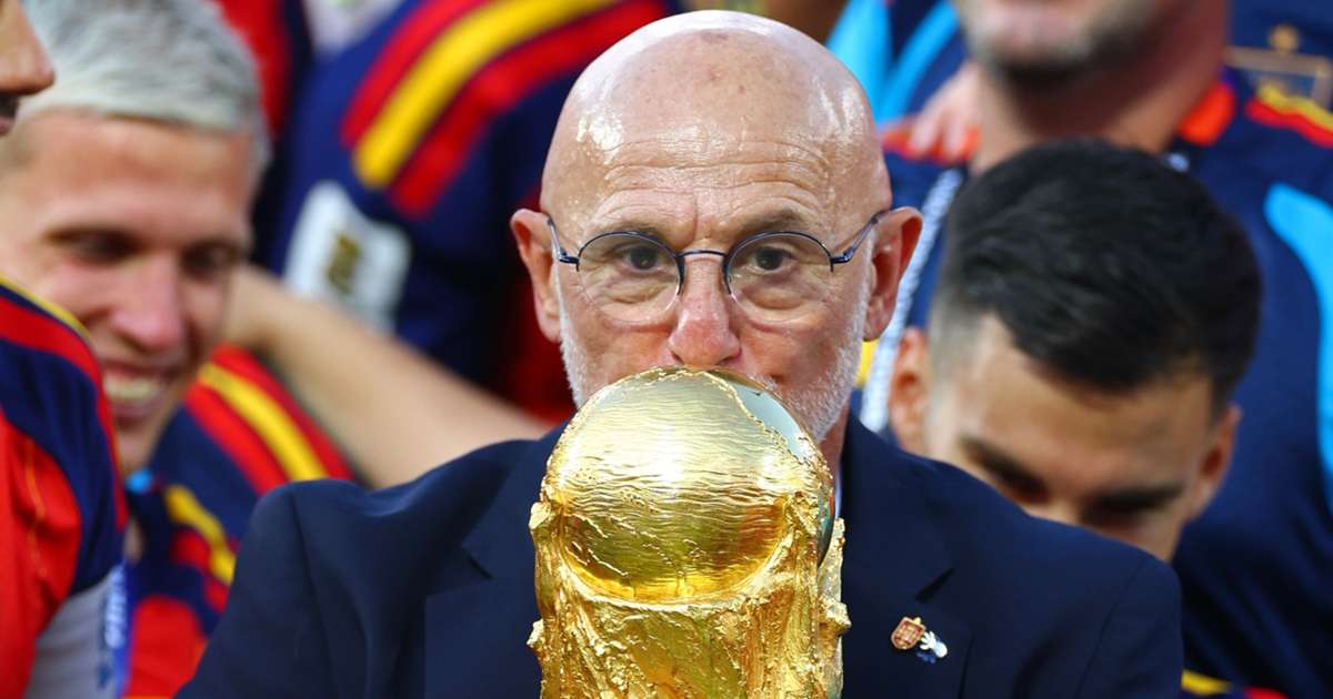 Spain head coach Luis de la Fuente