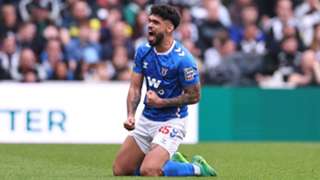 'Different' Alderete has improved Sunderland's defence, says Le Bris