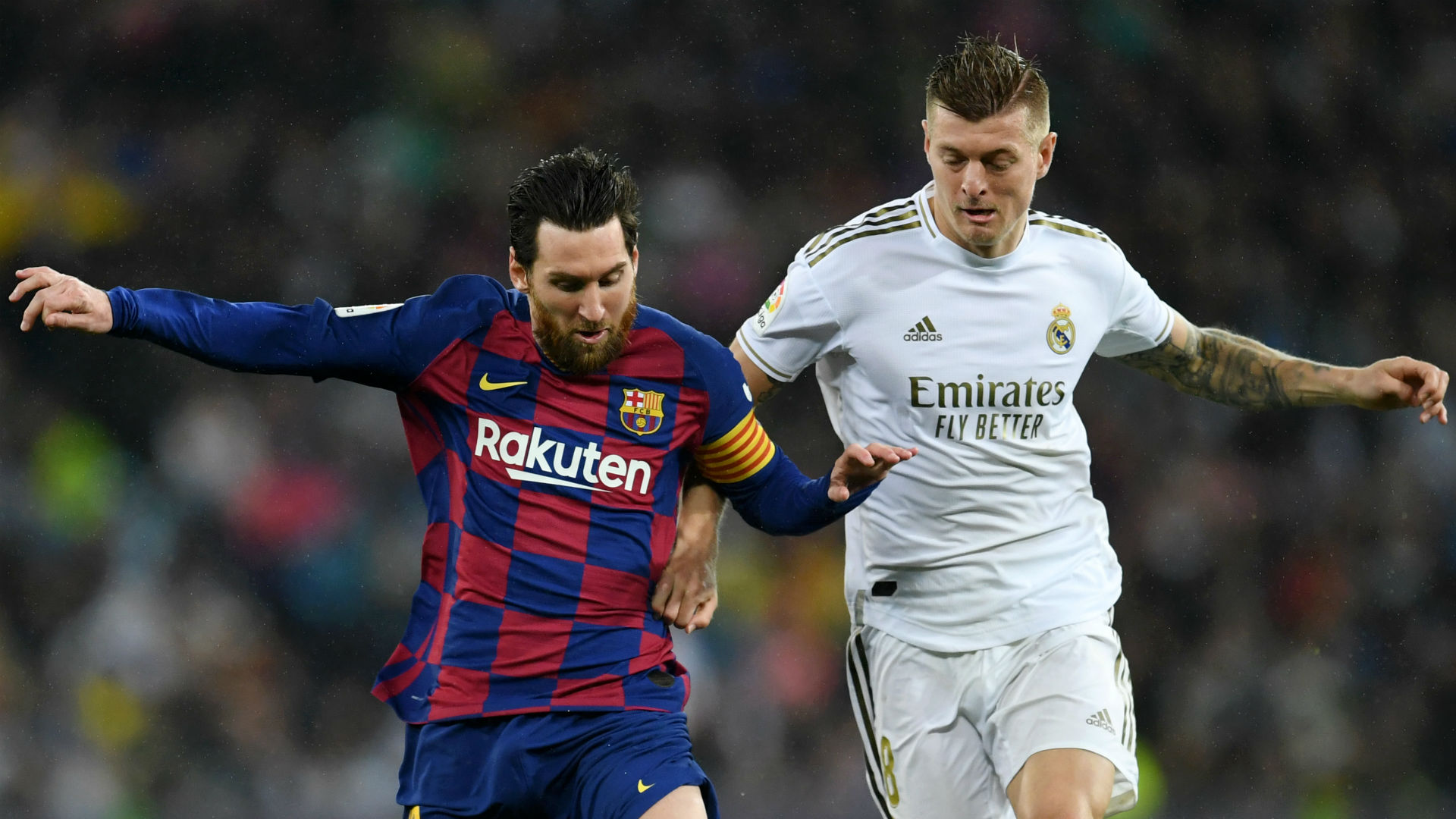 The title battle is between Barcelona and Real Madrid.