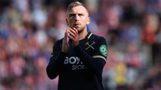 Bowen urges West Ham players to repay fan support against Chelsea