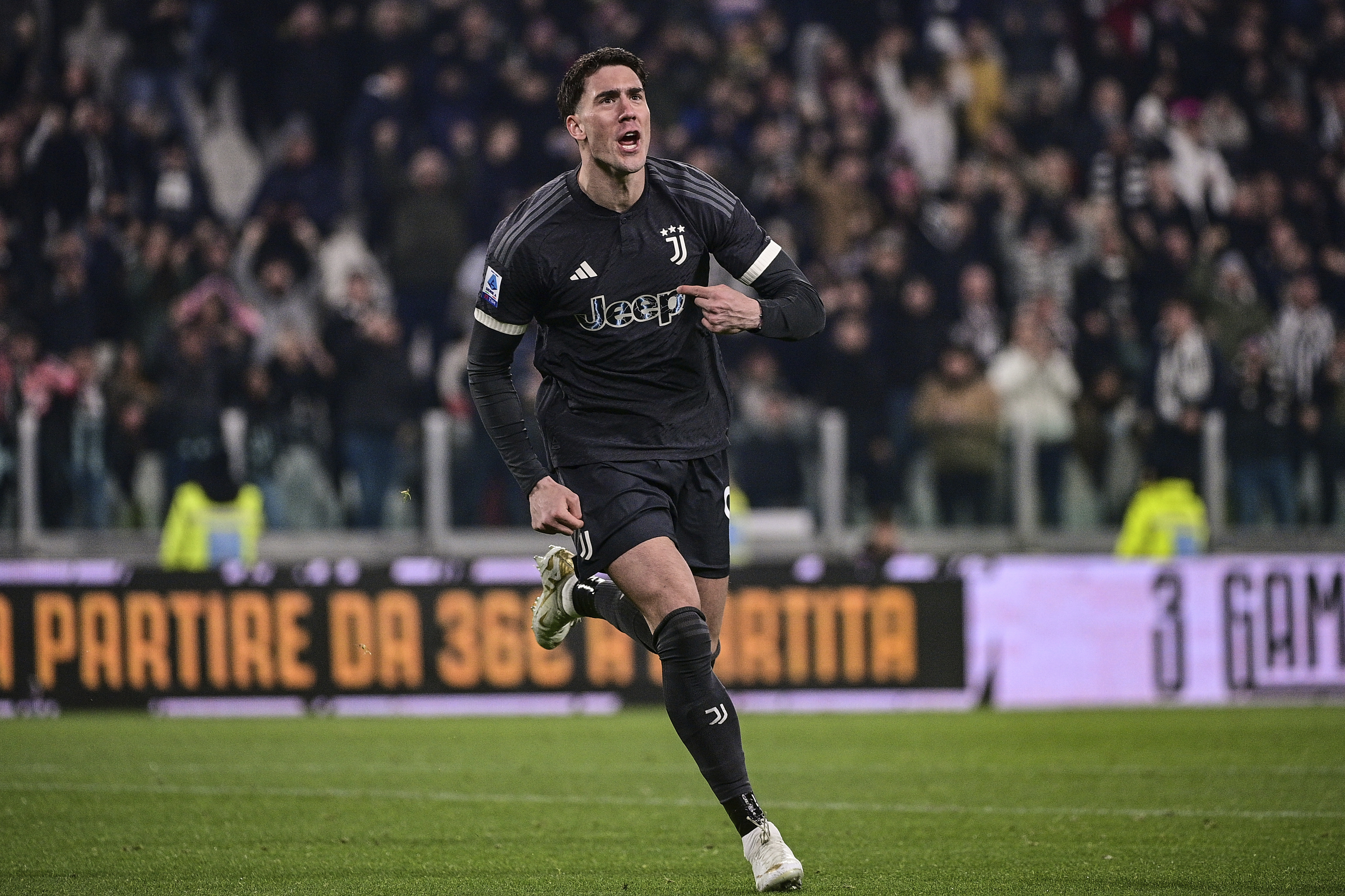 Dusan Vlahovic celebrates his opener