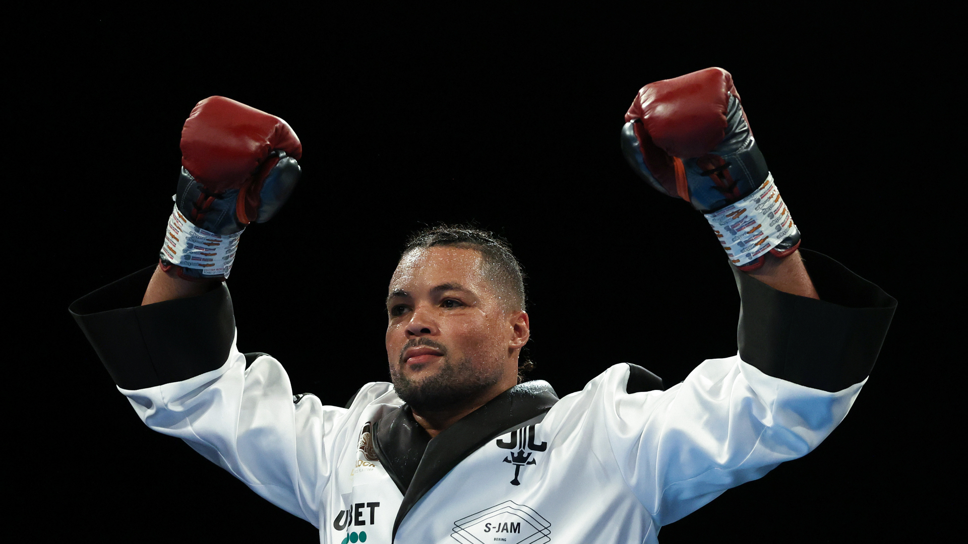 Joe Joyce beat Christian Hammer inside four rounds on Saturday