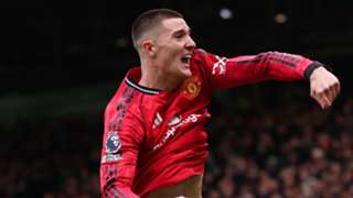 Manchester United 3-1 Aston Villa: Sesko nets late again to strengthen top-four place