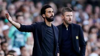 Referees 'don't like Man Utd to lose', says Fulham boss Arbeloa after draw