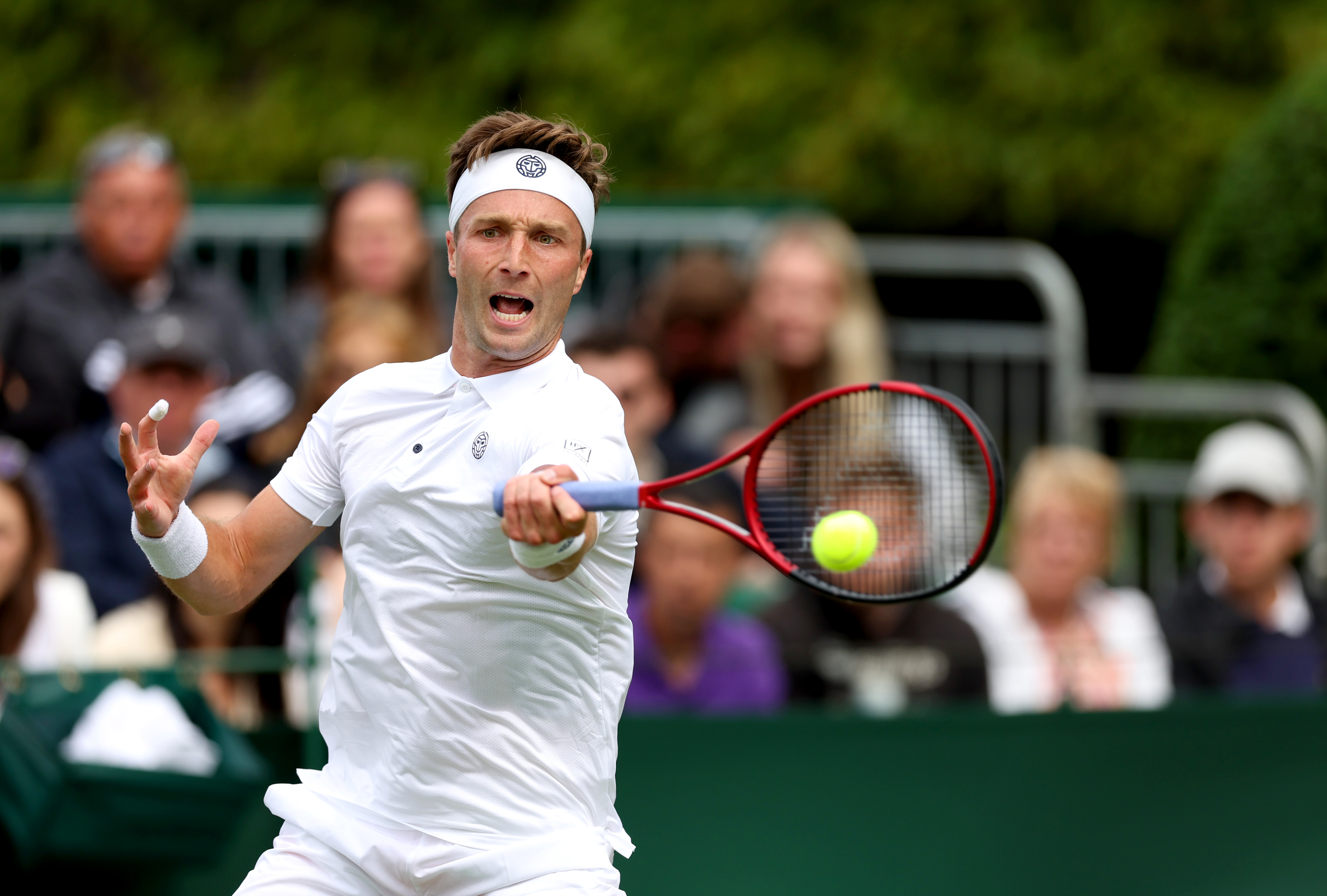 Liam Broady recorded a straight-sets victory