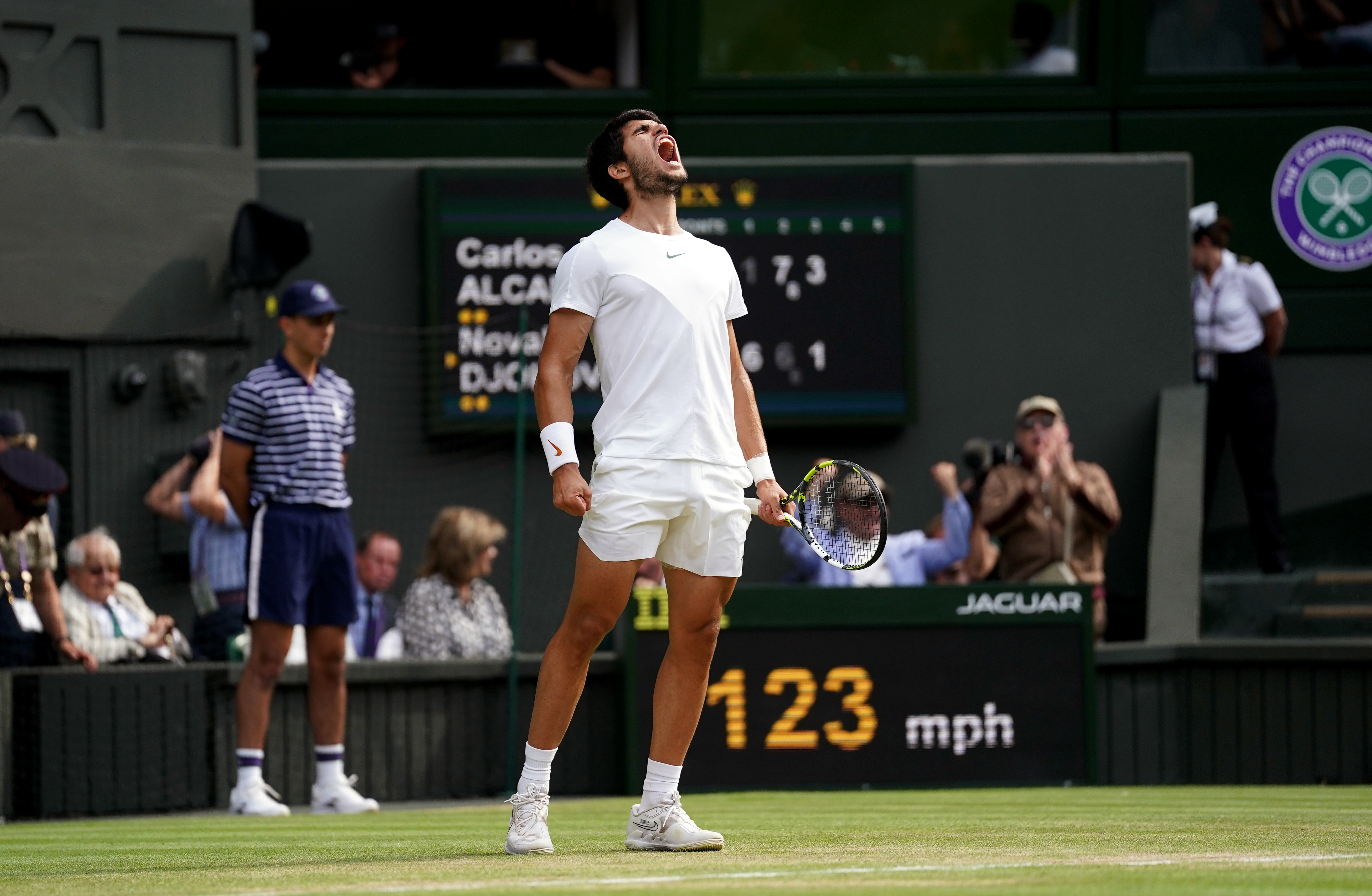 Carlos Alcaraz roars