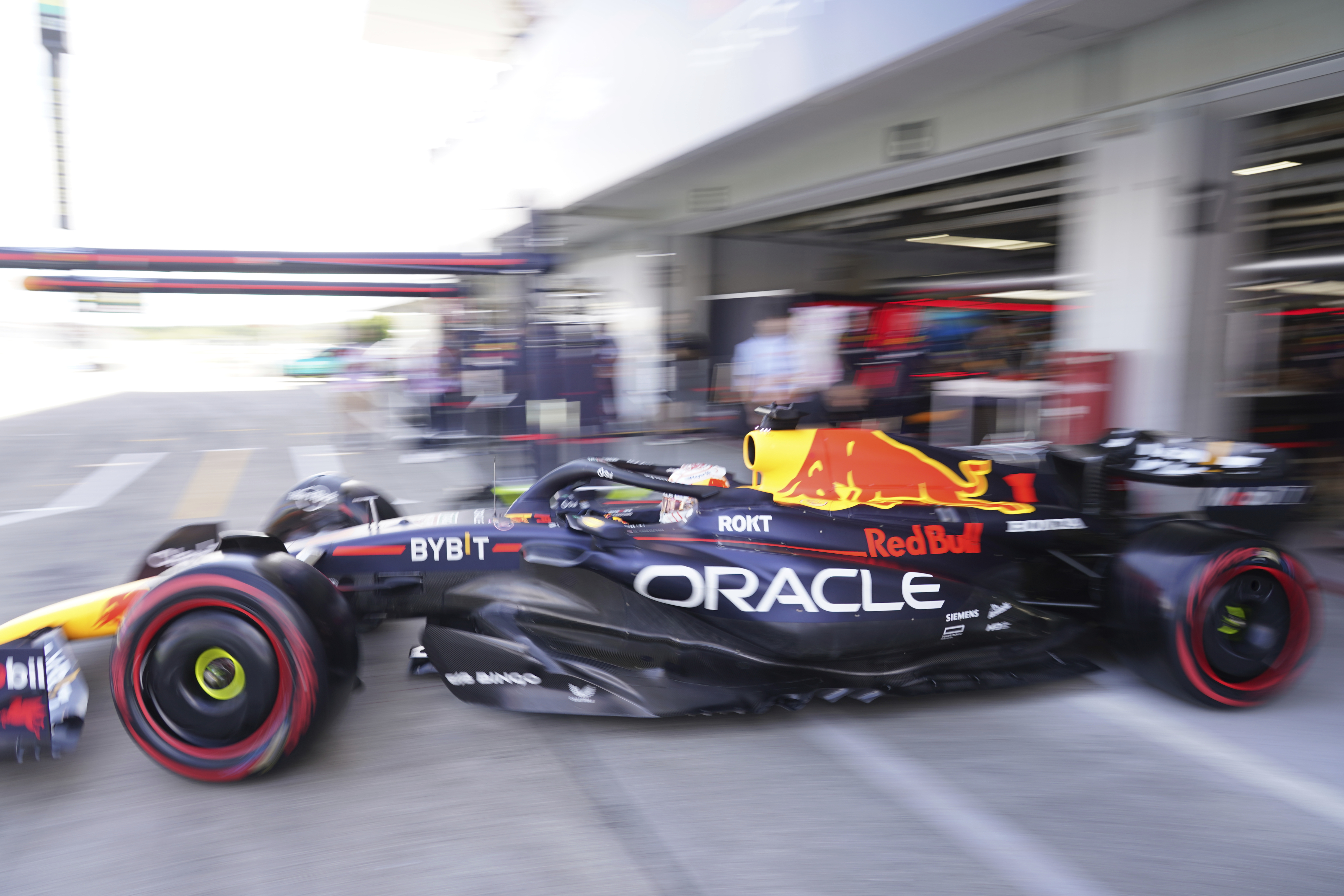 Lando Norris narrows gap on Max Verstappen at final practice in Japan