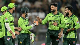 Pakistan hold nerve to edge to series victory over Australia