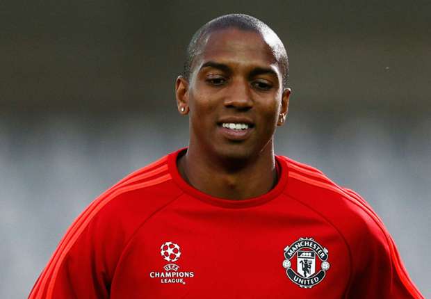 ashleyyoung-cropped_1v5vlkhqy992b1g1nvlozjq0p2.jpg