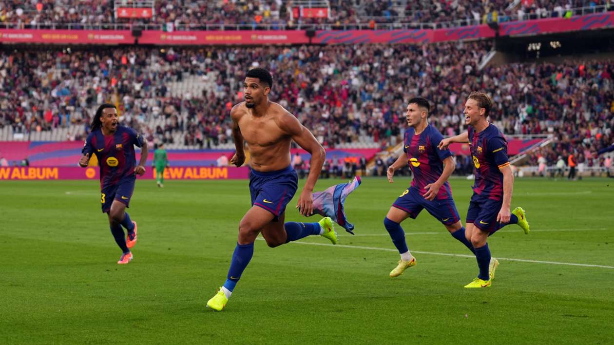 Barcelona 2-1 Girona: Last-gasp Araujo winner sends champions top