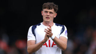 Tottenham sell striker Lankshear to Middlesbrough