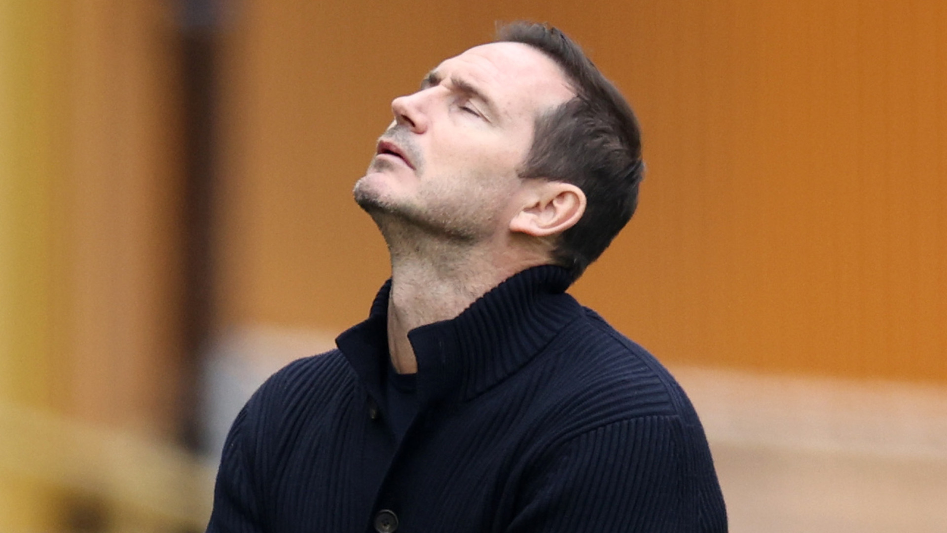 Frank Lampard looks dejected as Chelsea struggle against Wolves