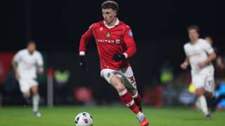 Wrexham 2-0 Swansea City: Broadhead helps down rivals to strengthen play-off hopes