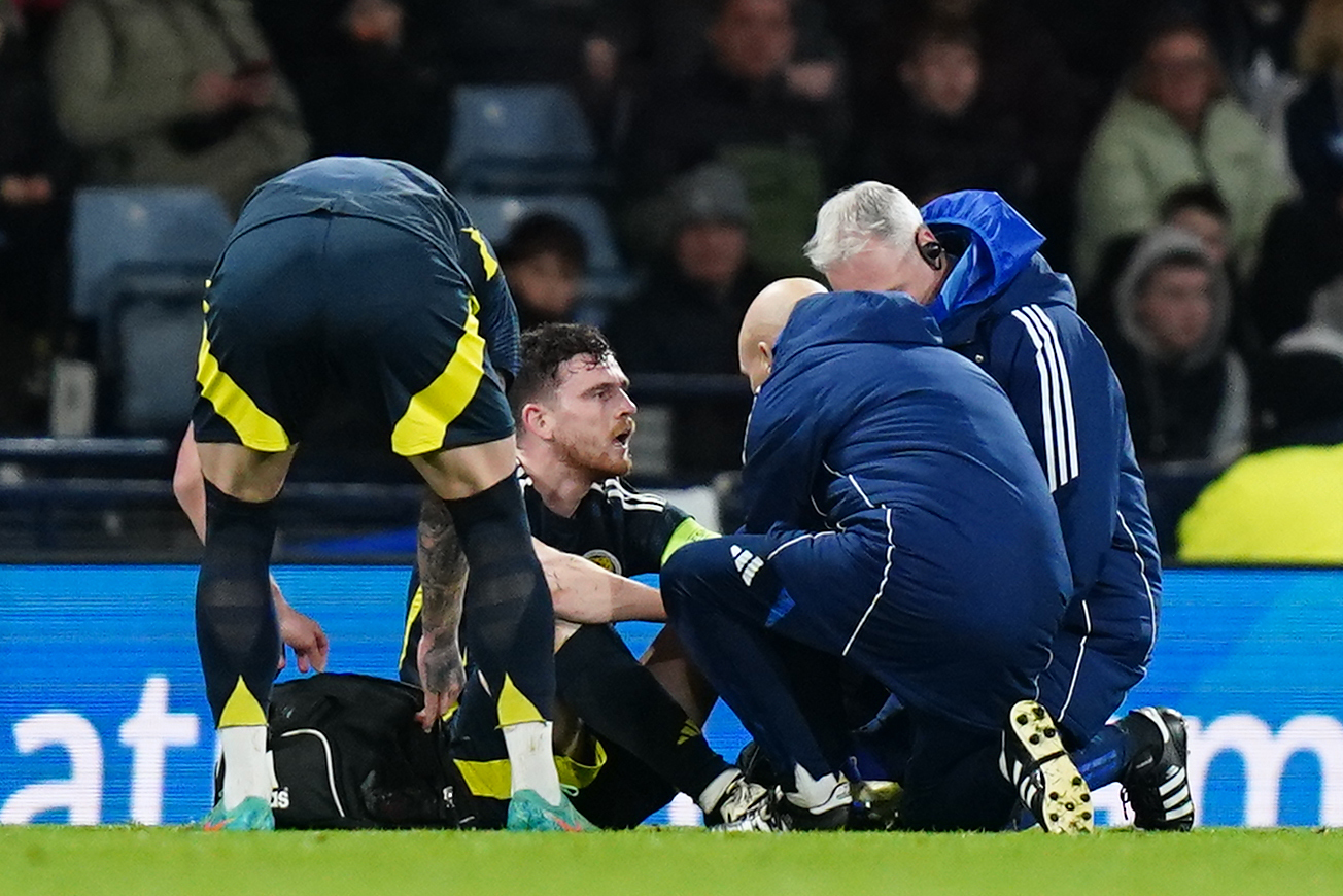 Jurgen Klopp says Liverpool assessing Andy Robertson injury ‘day by day’