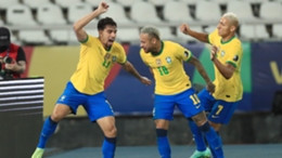 Lucas Paqueta (L) celebrates his goal with Neymar (C) and Richarlison (R)