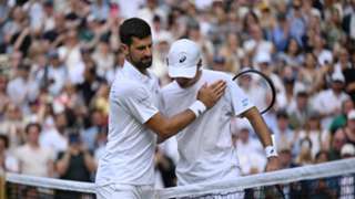Wimbledon: Djokovic hits back to dismantle De Minaur