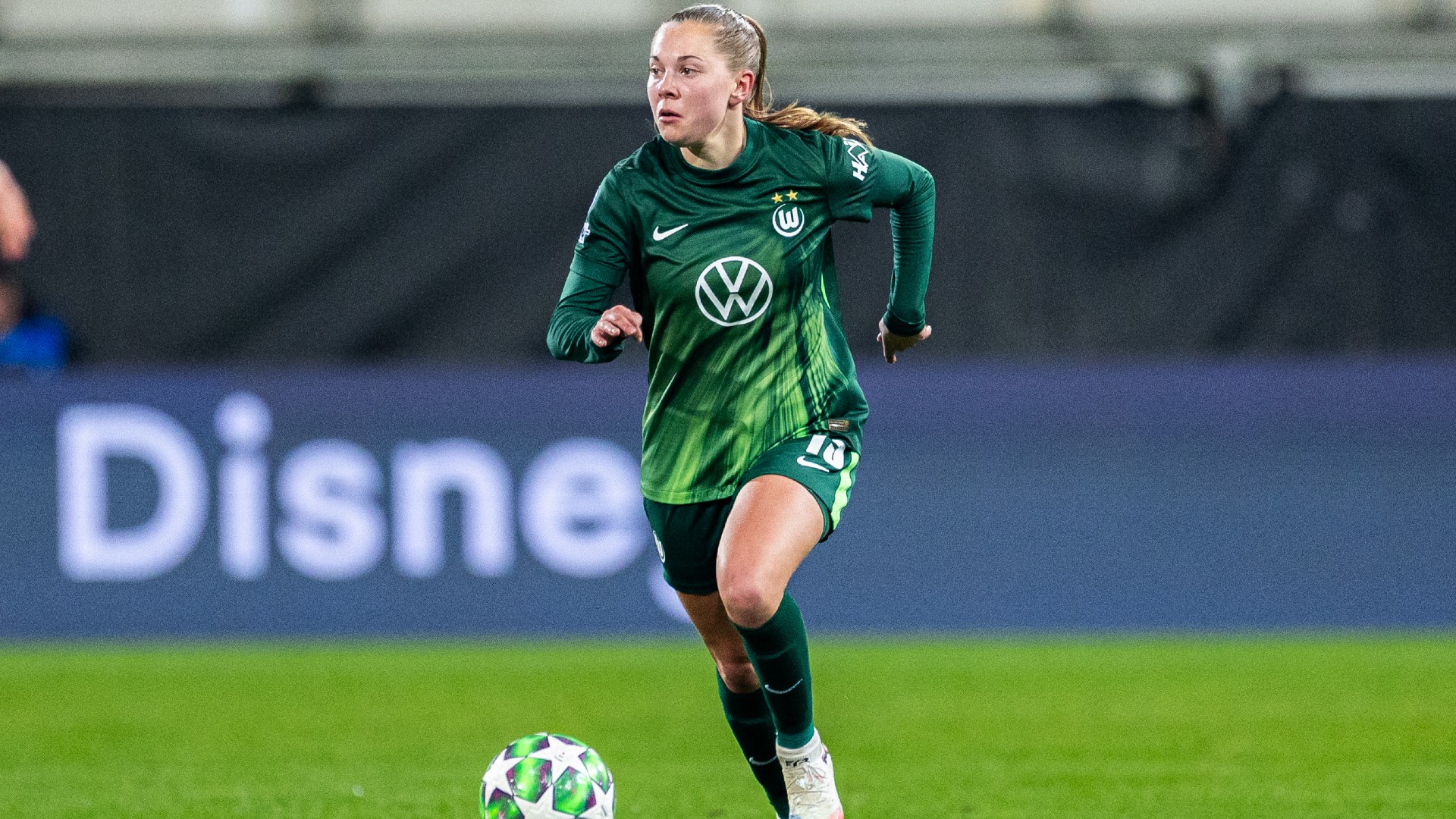 Real Madrid kumontrak kay Janou Levels mula Wolfsburg sa apat na