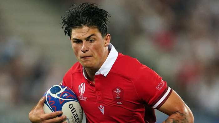 Louis Rees-Zammit signs for Super Bowl champions Kansas City Chiefs