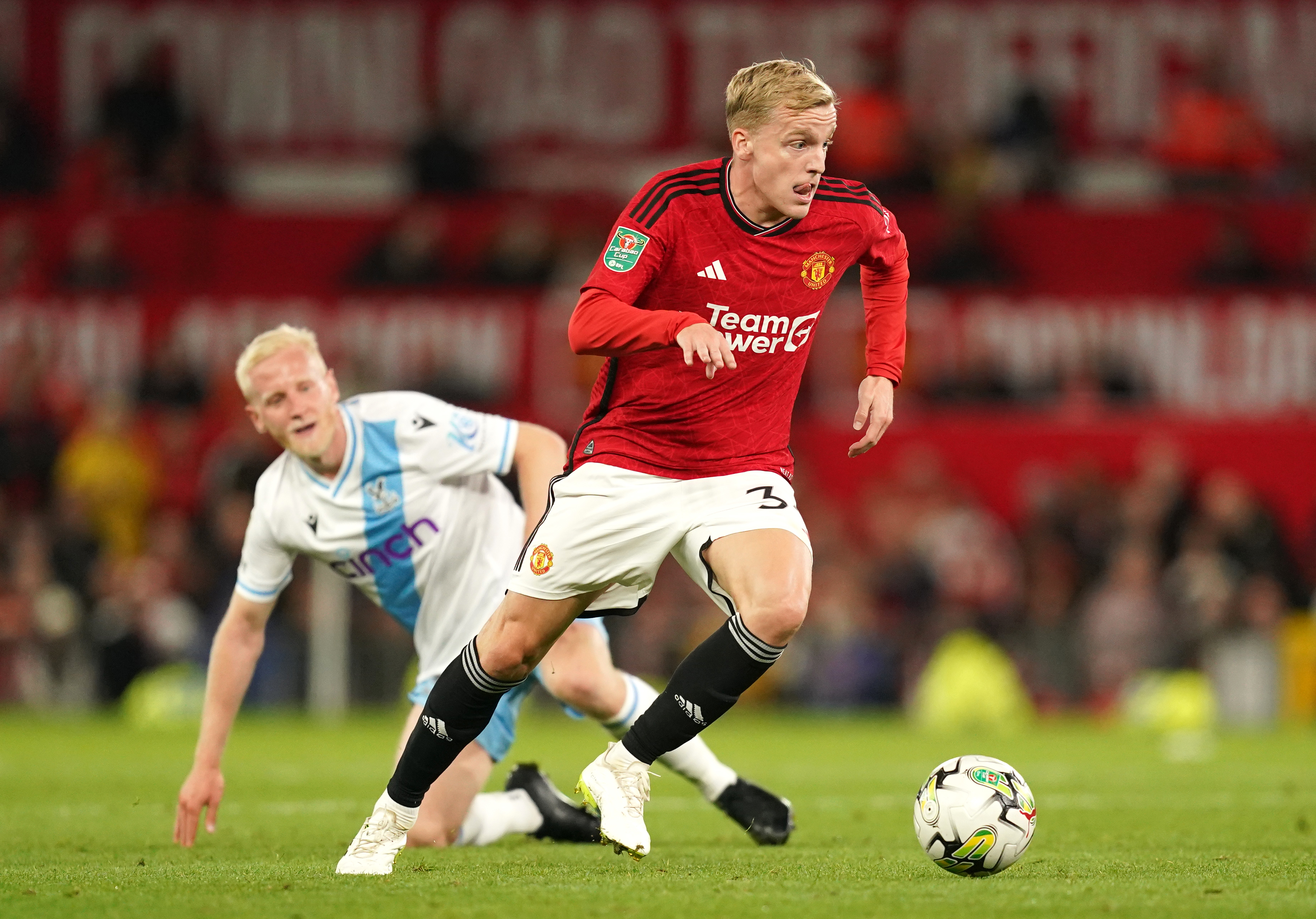 Man Utd midfielder Donny Van De Beek set for Eintracht Frankfurt loan in January