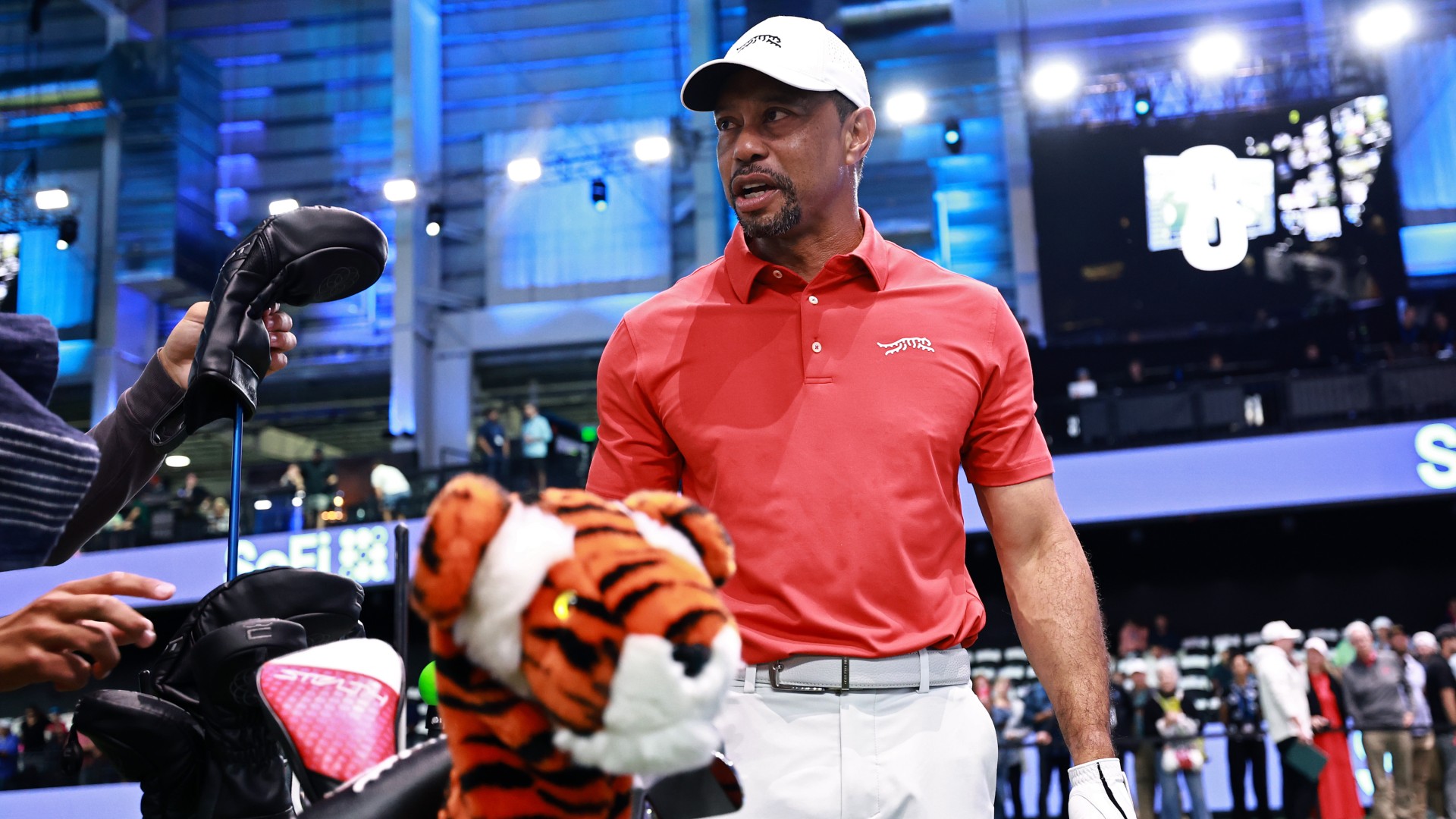 Woods undergoes surgery for ruptured Achilles tendon