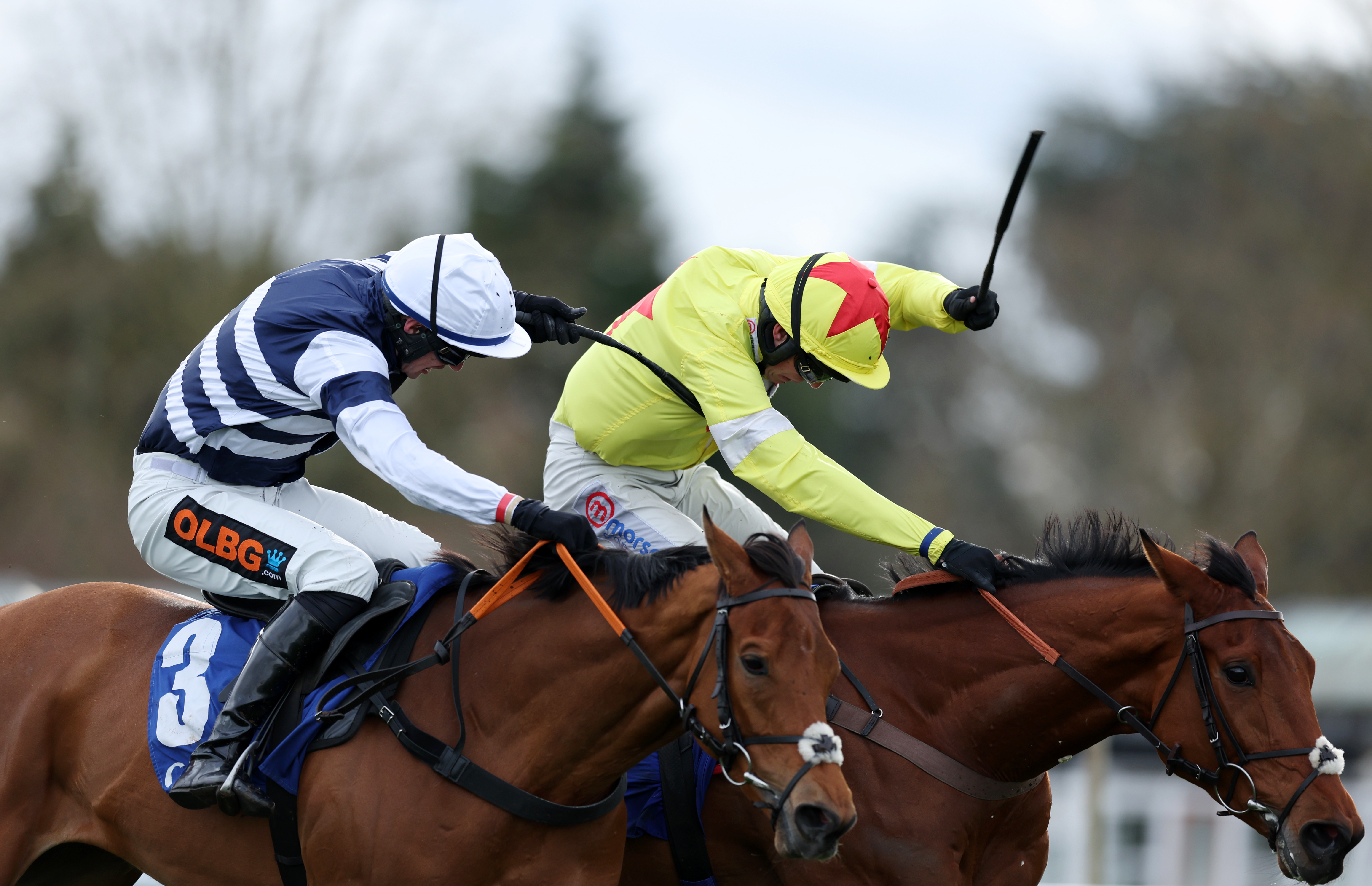 Kalif Du Berlais and Givemefive fought out a thrilling finish