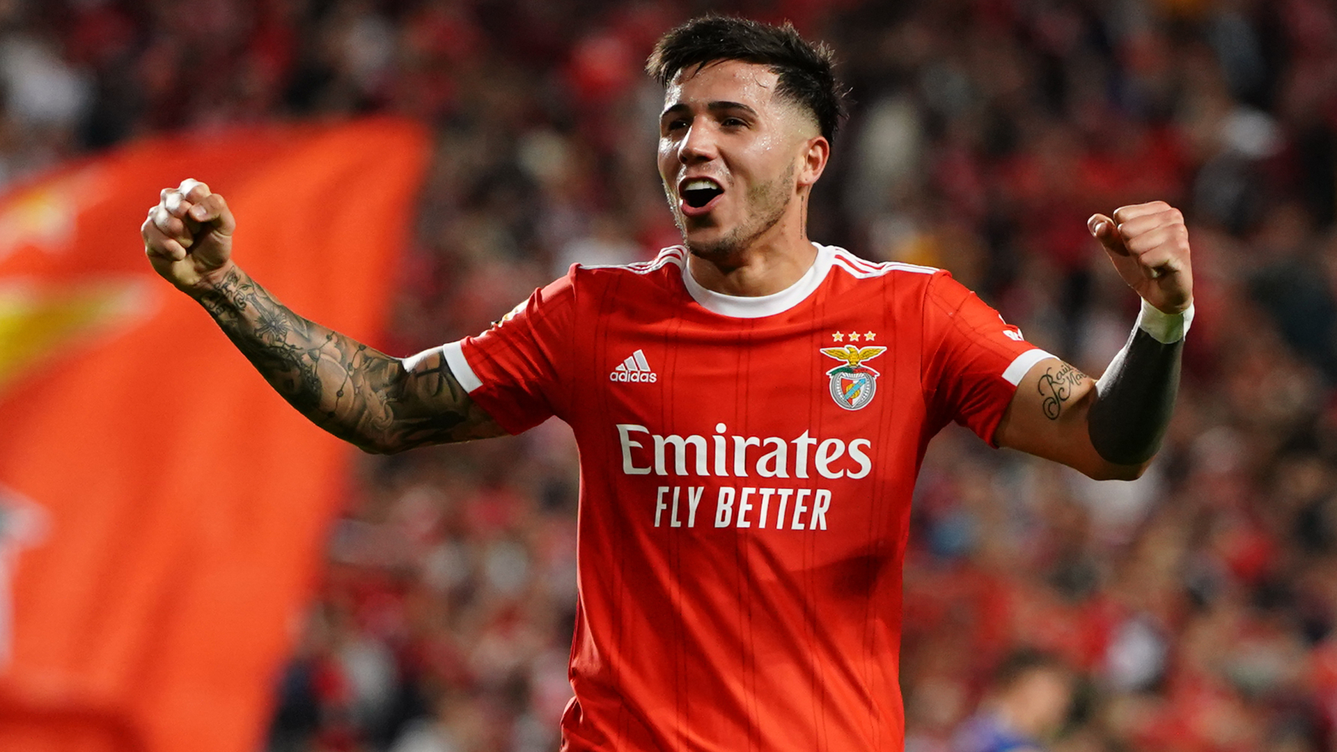 Chelsea sign World Cup star Fernandez for Premier League record fee