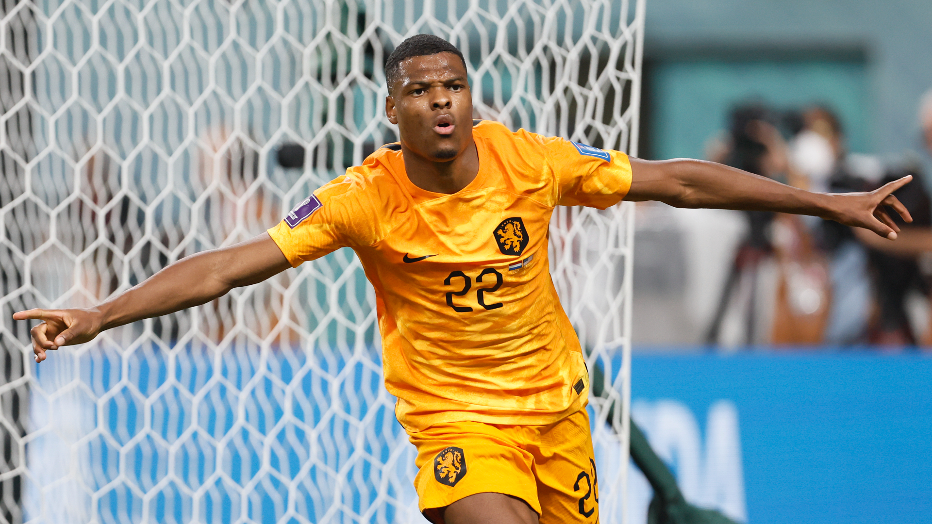 Rumour Has It: Chelsea, Man Utd and Tottenham to battle it out for Inter defender Denzel Dumfries