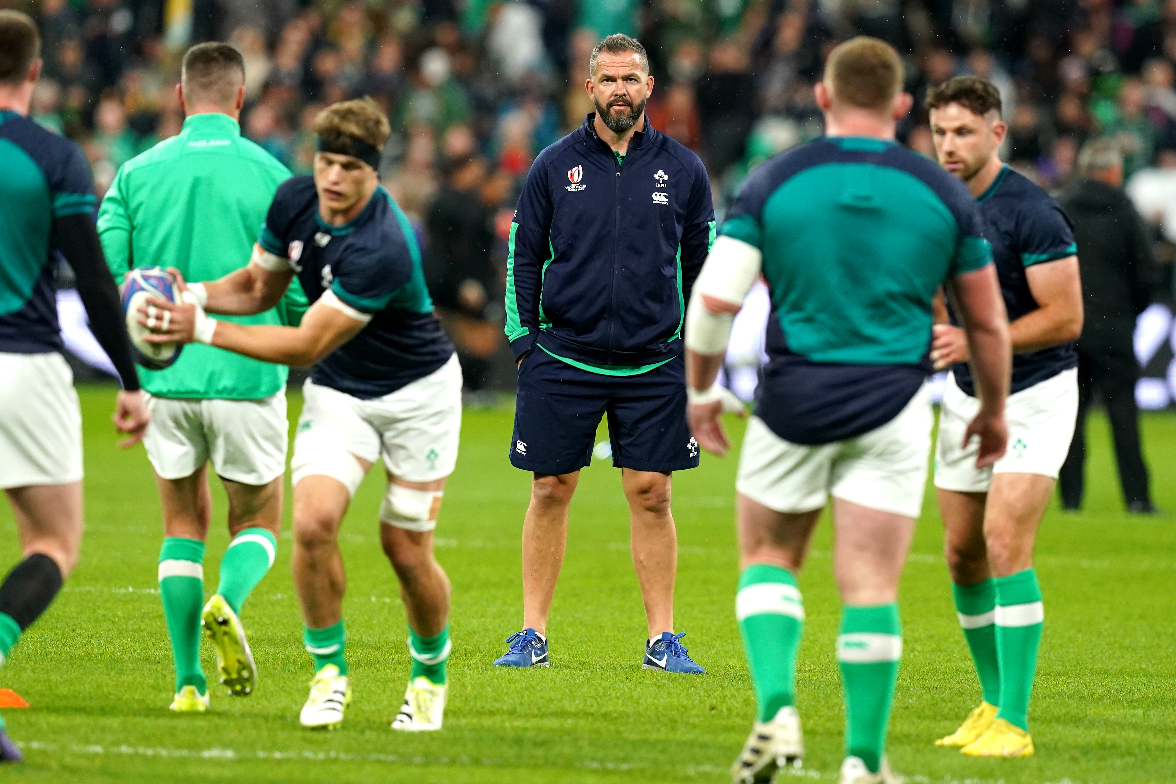 Farrell, centre, has guided Ireland to the top of the world rankings