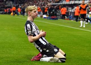 Eddie Howe backs Alexander Isak to become a fan favourite at Newcastle